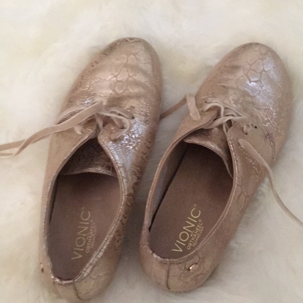 Vionic orthaheel sneaker